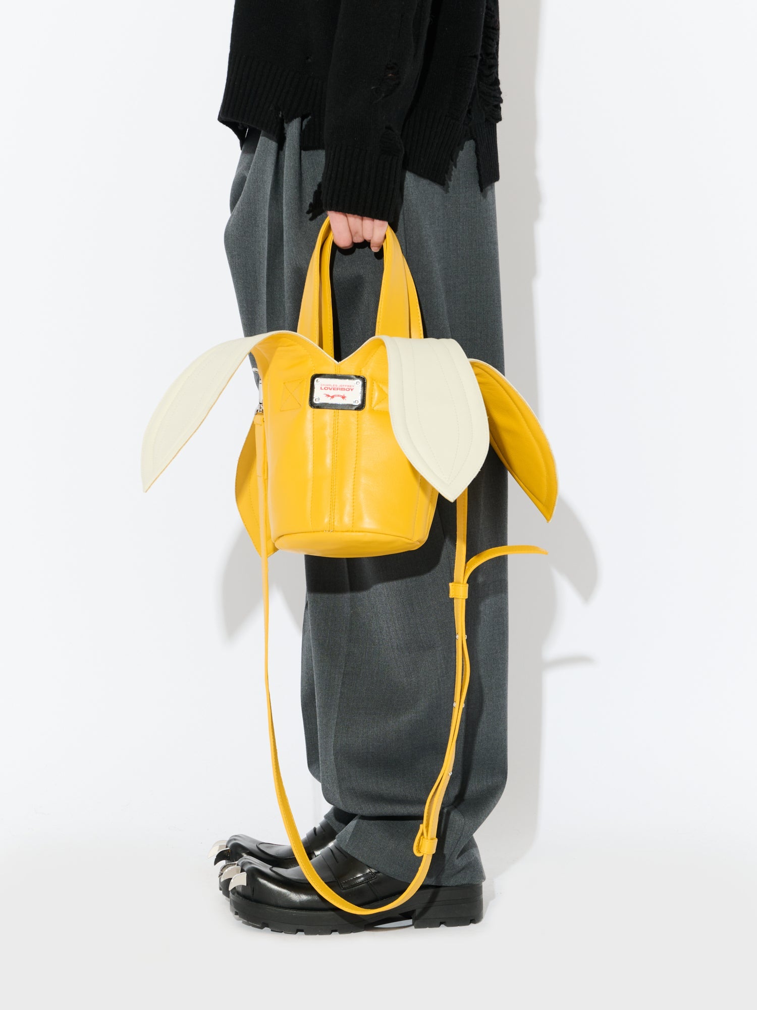 l*l様 CHARLESJEFFREYLOVERBOYChunkyRabbitB BANANA BUCKET BAG in YELLOW ECRU – Charles Jeffrey Loverboy