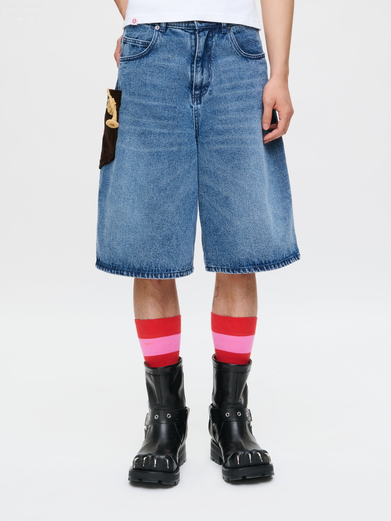 WIDE DENIM SHORTS WITH CROCHET TRUMPET in WASHED DENIM