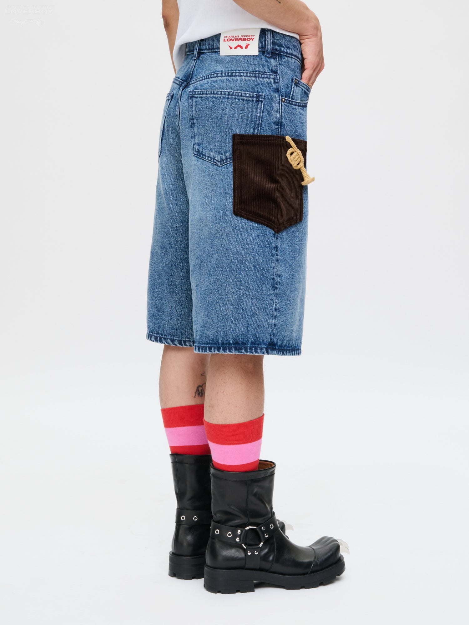 WIDE DENIM SHORTS WITH CROCHET TRUMPET in WASHED DENIM – Charles