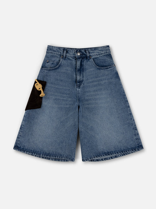 WIDE DENIM SHORTS WITH CROCHET TRUMPET in WASHED DENIM