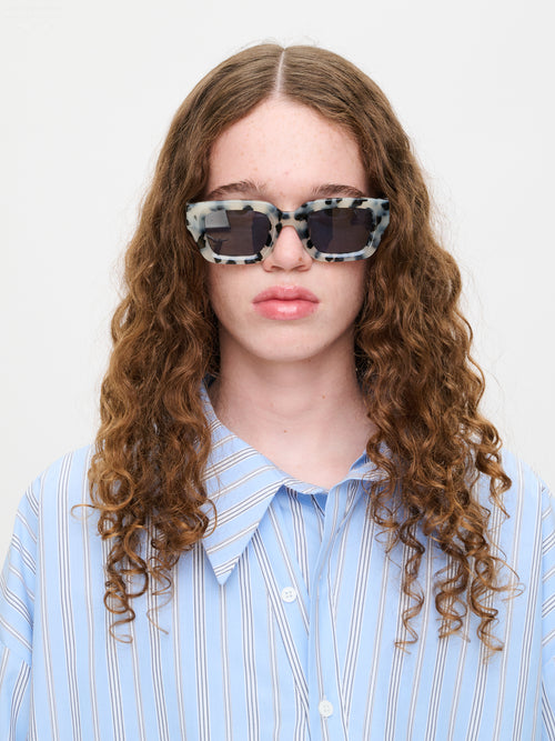 TOPSY TURVY SUNGLASSES in GREY TORTOISE SHELL
