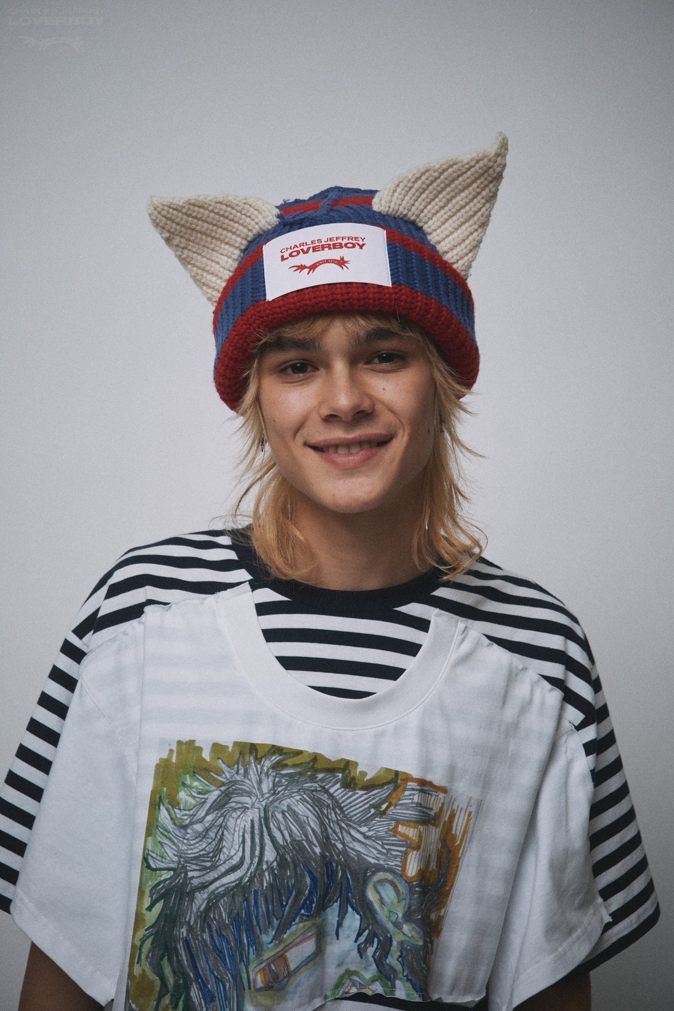 CHUNKY EARS BEANIE EXCLUSIVE in RED BLUE ECRU
