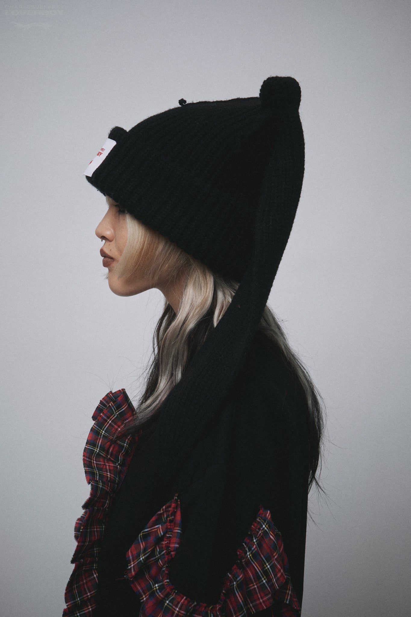 SUPERSIZED CHUNKY RABBIT BEANIE in BLACK – Charles Jeffrey Loverboy