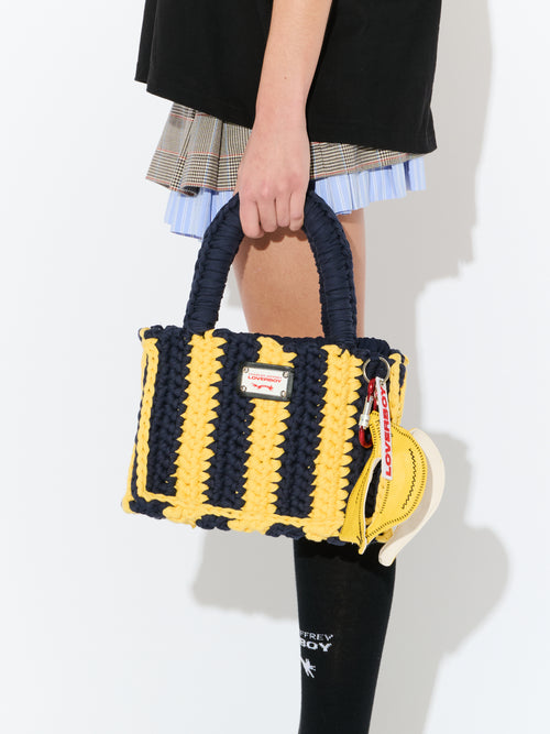 BUCKET BAG WITH BANANA PEEL KEYRING in BLUE