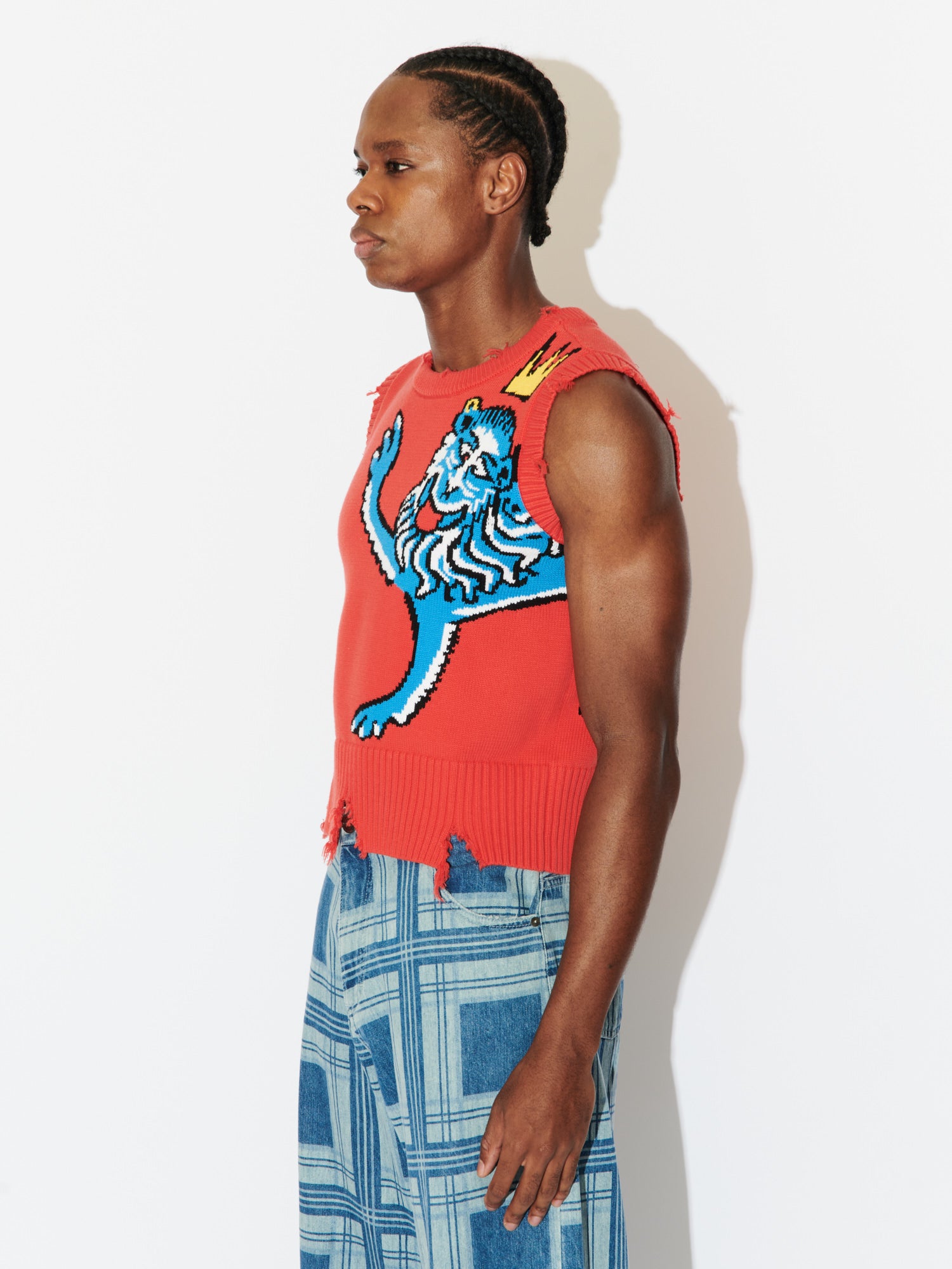 GRAPHIC SLASH VEST