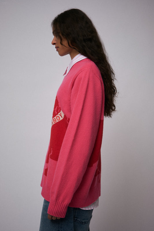 GRAPHIC SWEATER in PINK RED BULLDOG