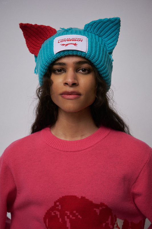 CHUNKY EARS BEANIE EXCLUSIVE in BLUE RED