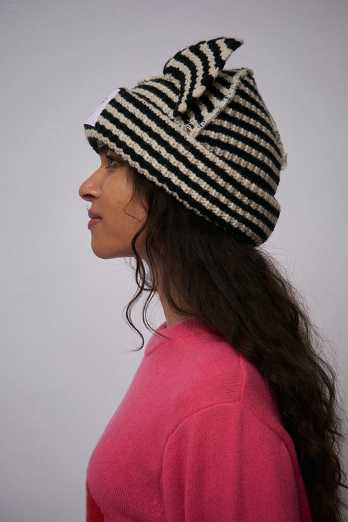 CHUNKY EARS BEANIE EXCLUSIVE in ECRU BLACK | Charles Jeffrey Loverboy