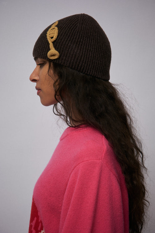 APPLIQUE RIB BEANIE in BROWN TRUMPET | Charles Jeffrey Loverboy