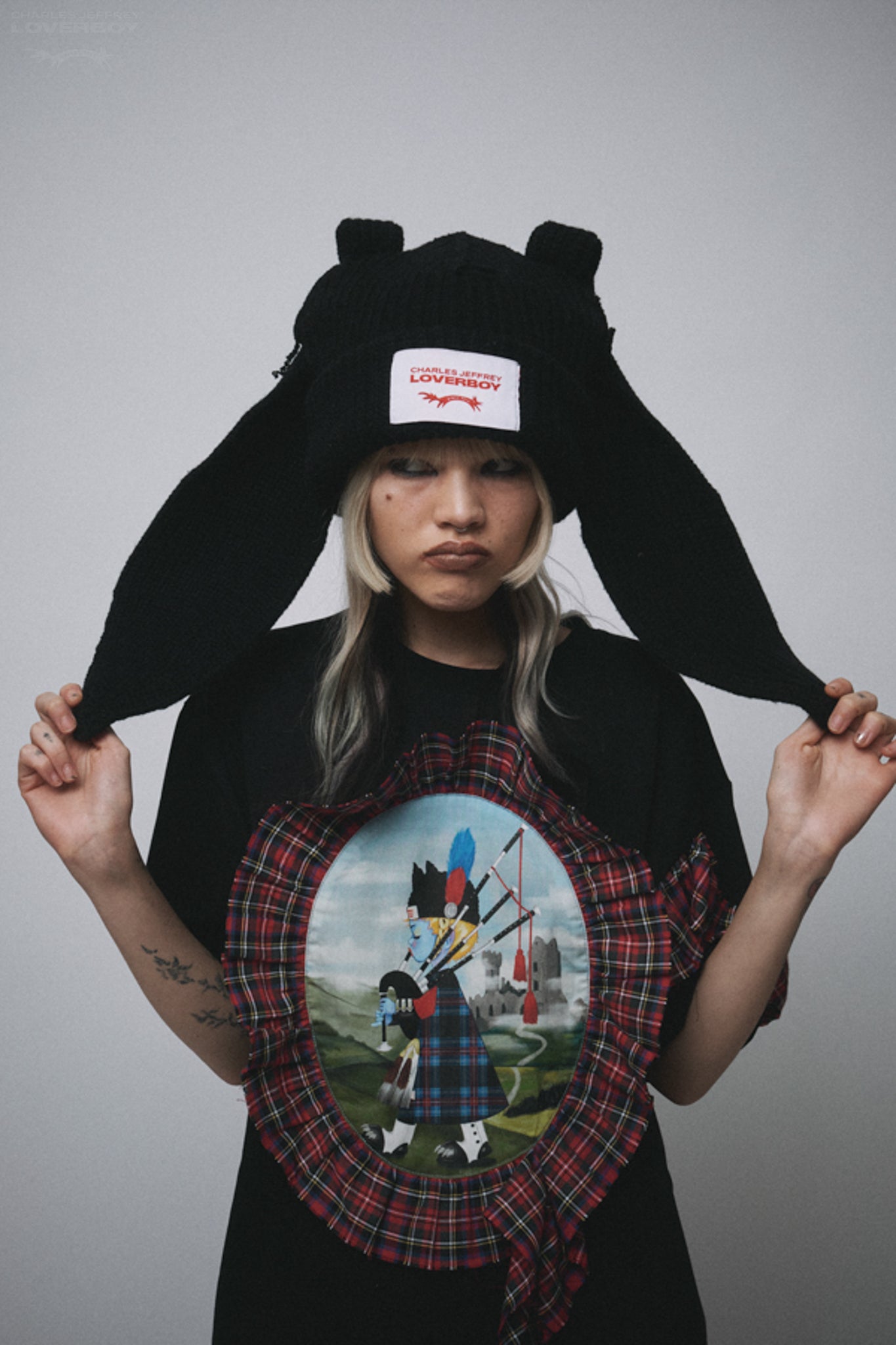 SUPERSIZED CHUNKY RABBIT BEANIE in BLACK